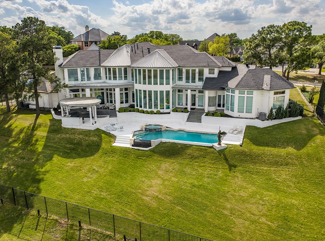 Private Waterfront Retreat