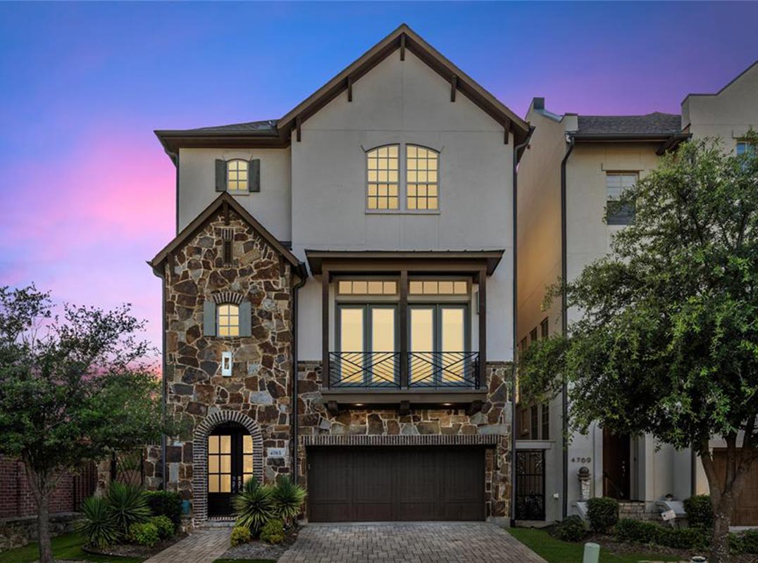 Contemporary Luxury Above the Fairway