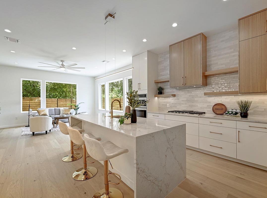 Modern Luxury in the Heart of North Loop