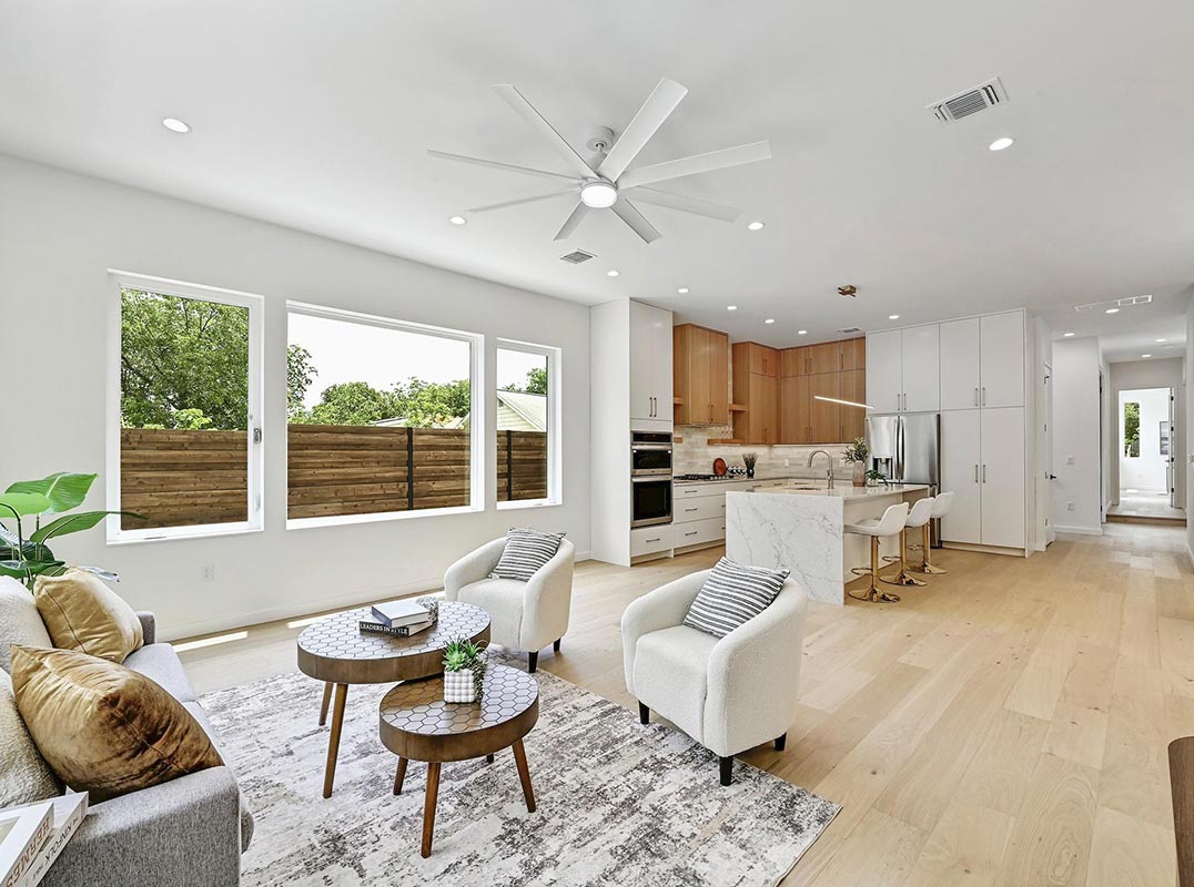 Modern Luxury in the Heart of North Loop