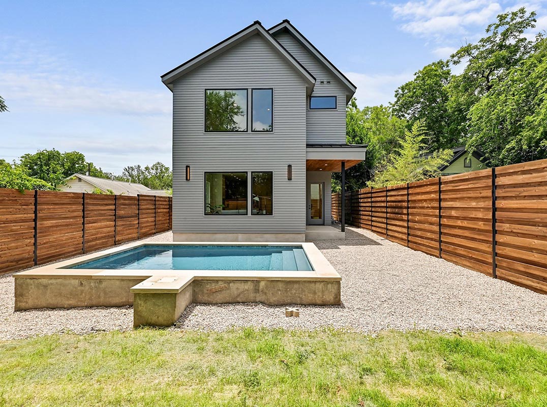 Modern Luxury in the Heart of North Loop
