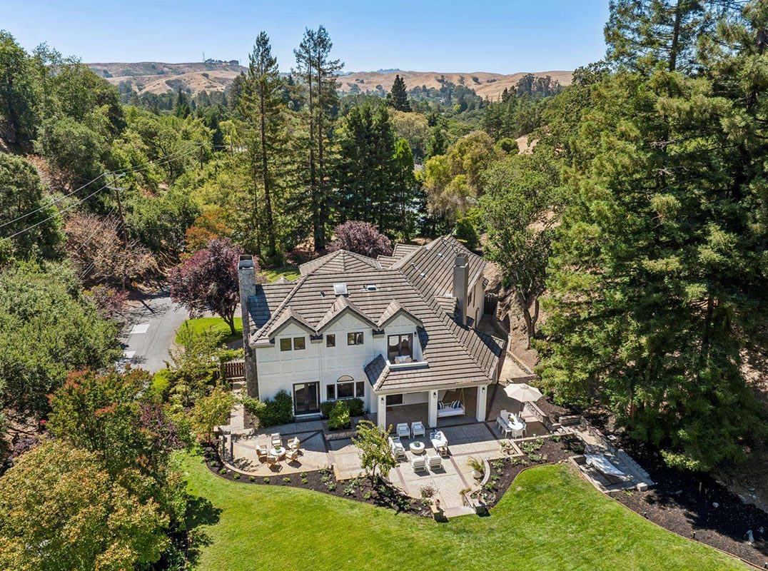 Exceptional Burton Valley Estate with Park-like Setting