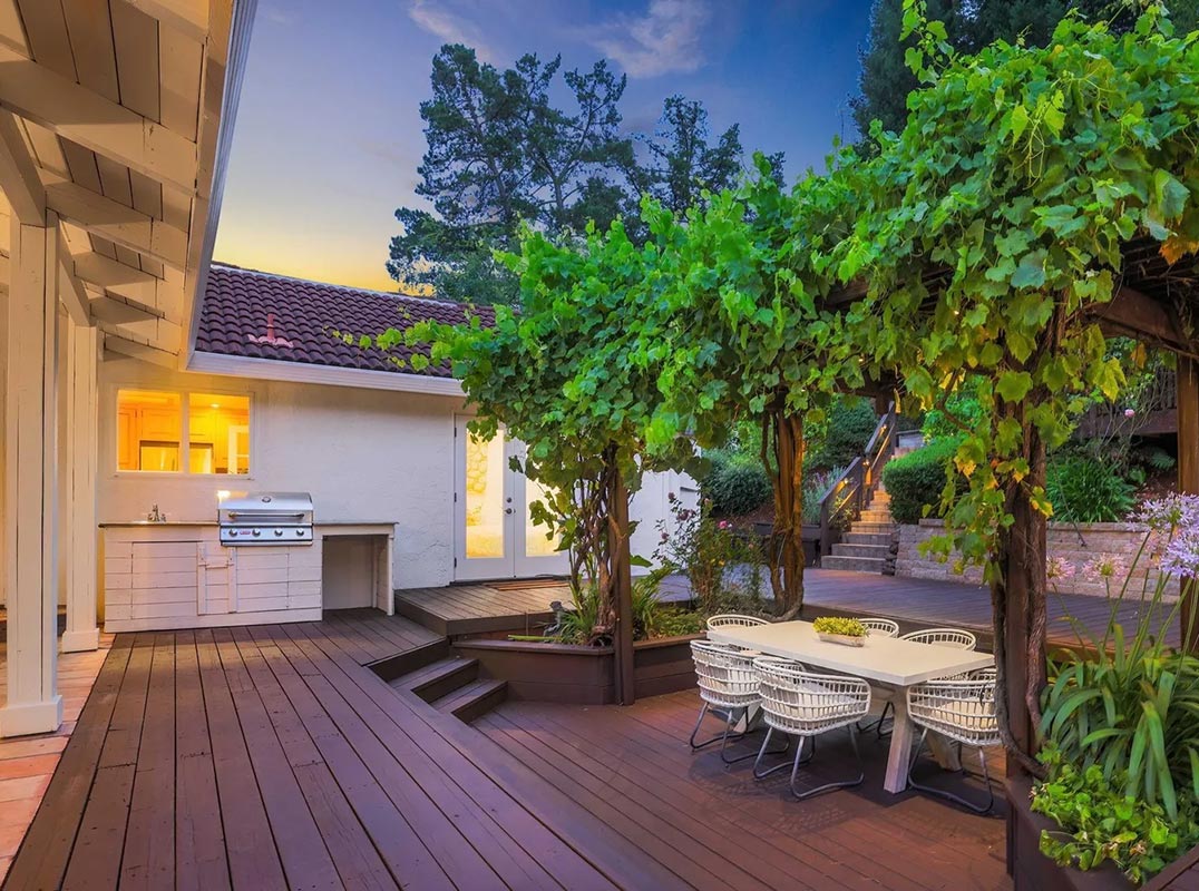 Mediterranean Charm in Coveted Ivy Drive