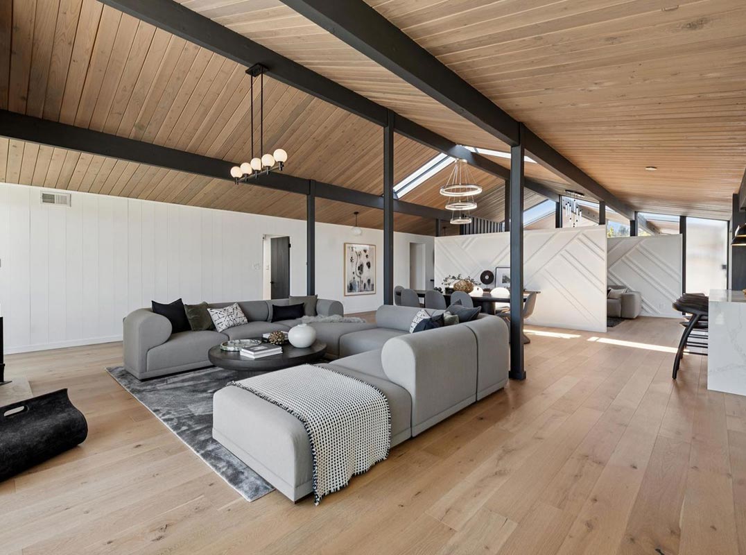 Renovated Eichler in Secluded Sequoyah Hills