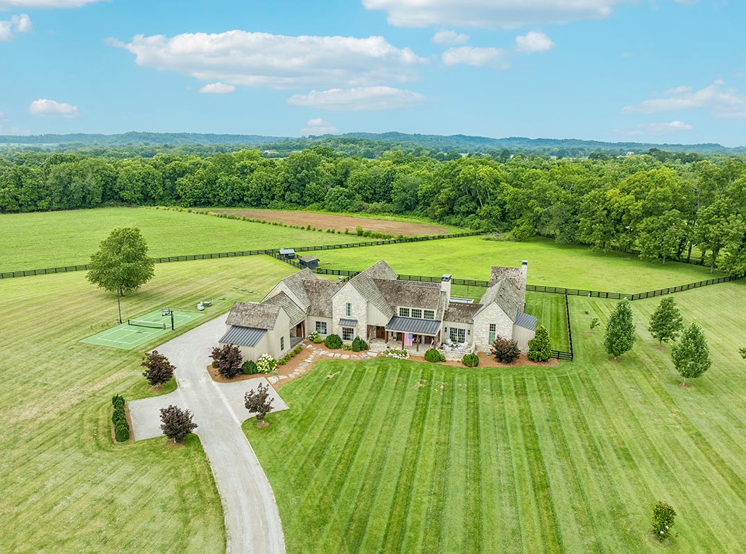Franklin Luxury Living on 10+ Private Acres