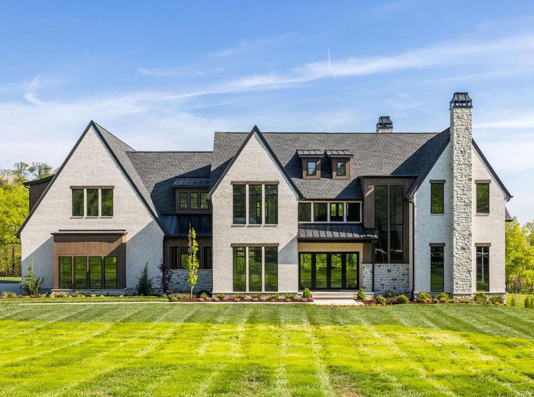 A Private Estate of Exceptional Craftsmanship
