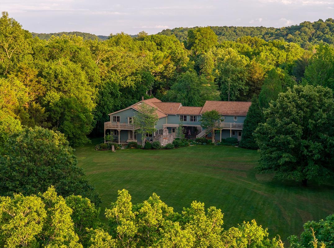 Private Estate Near Nashville in White Bluff