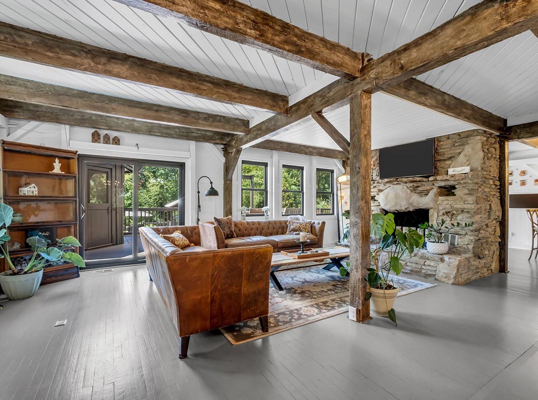 Southern Elegance, Timeless Luxury