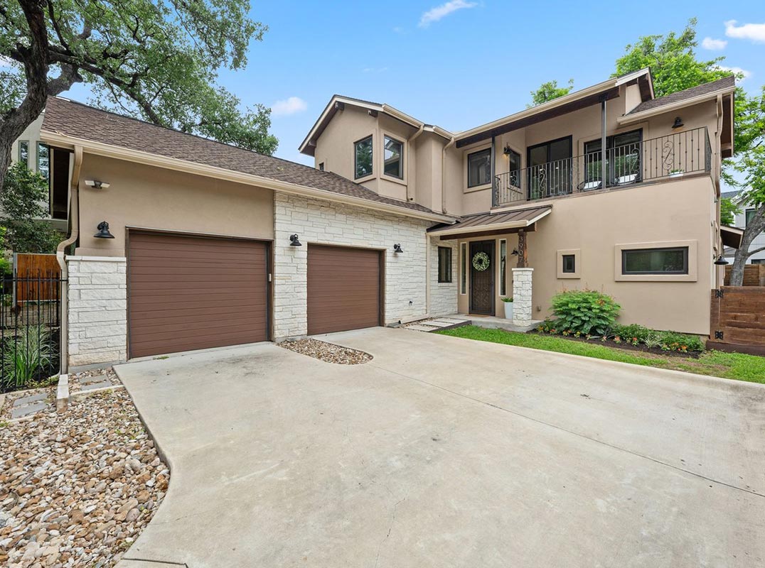 Modern Rosedale Living, Steps from Everything