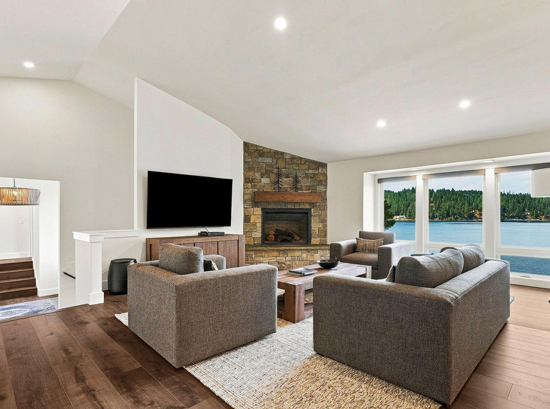 Rare Hayden Lake Luxury Waterfront