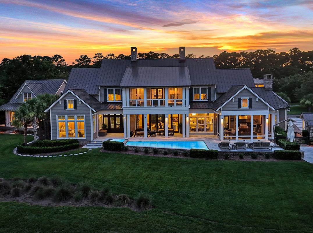 Sweeping Views and Spectacular Sunrise Vistas