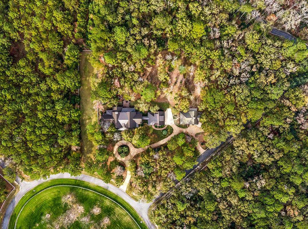 Equestrian Estate Set on 2.83 Private Acres