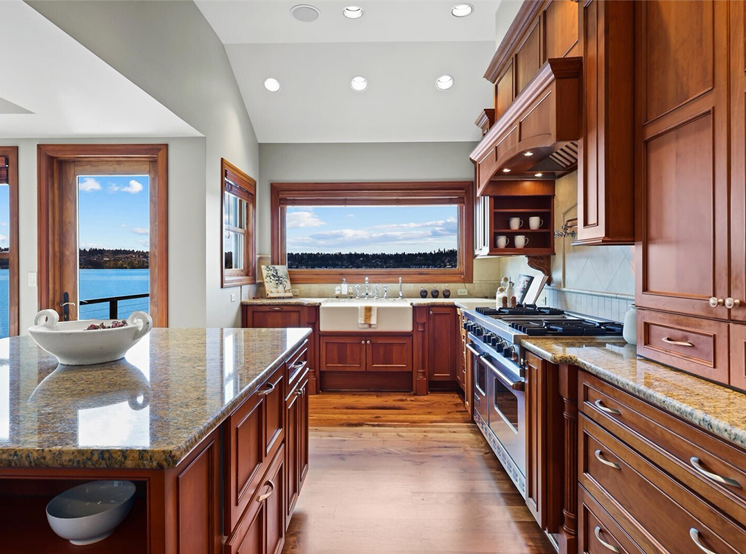 Exceptional Lake Washington Waterfront