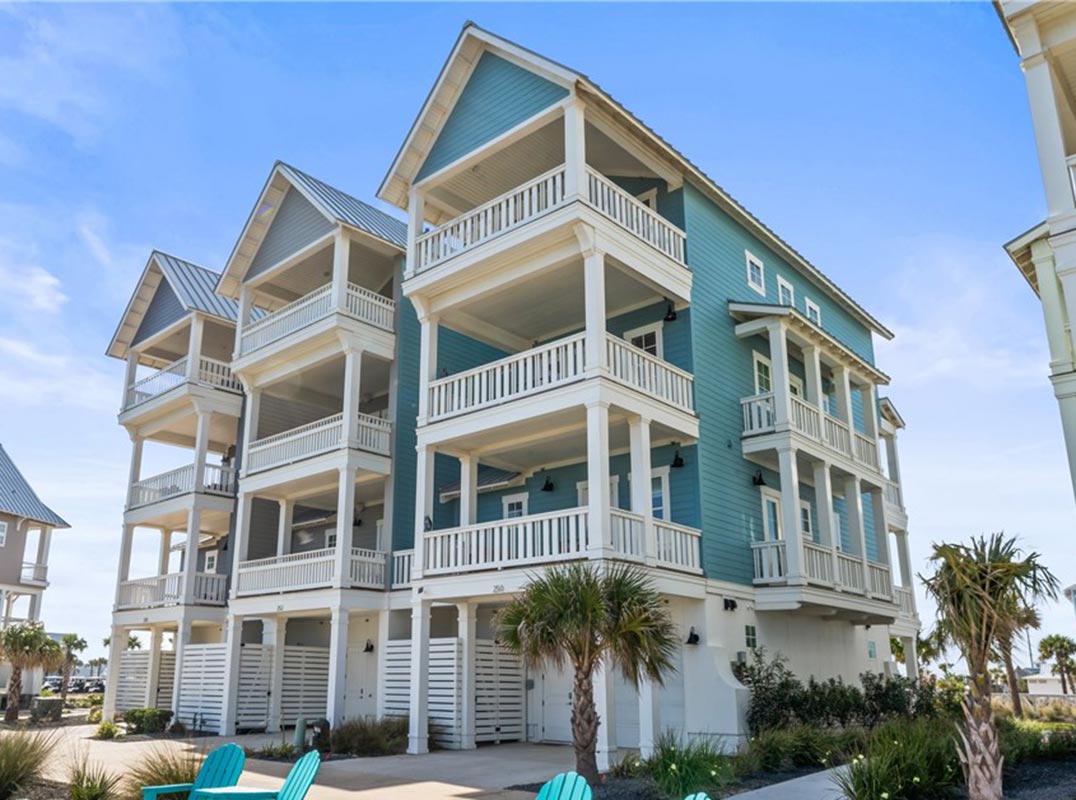 A Four-Story Gulf Coast Escape