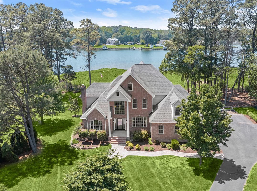 Enjoy Chesapeake Living with Great Views