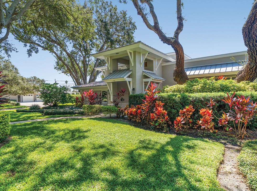 Belleair Showstopper Steps from Pelican Golf Course