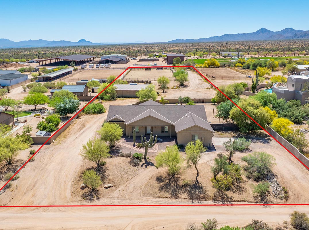 Private Desert Estate On 2+ Acres