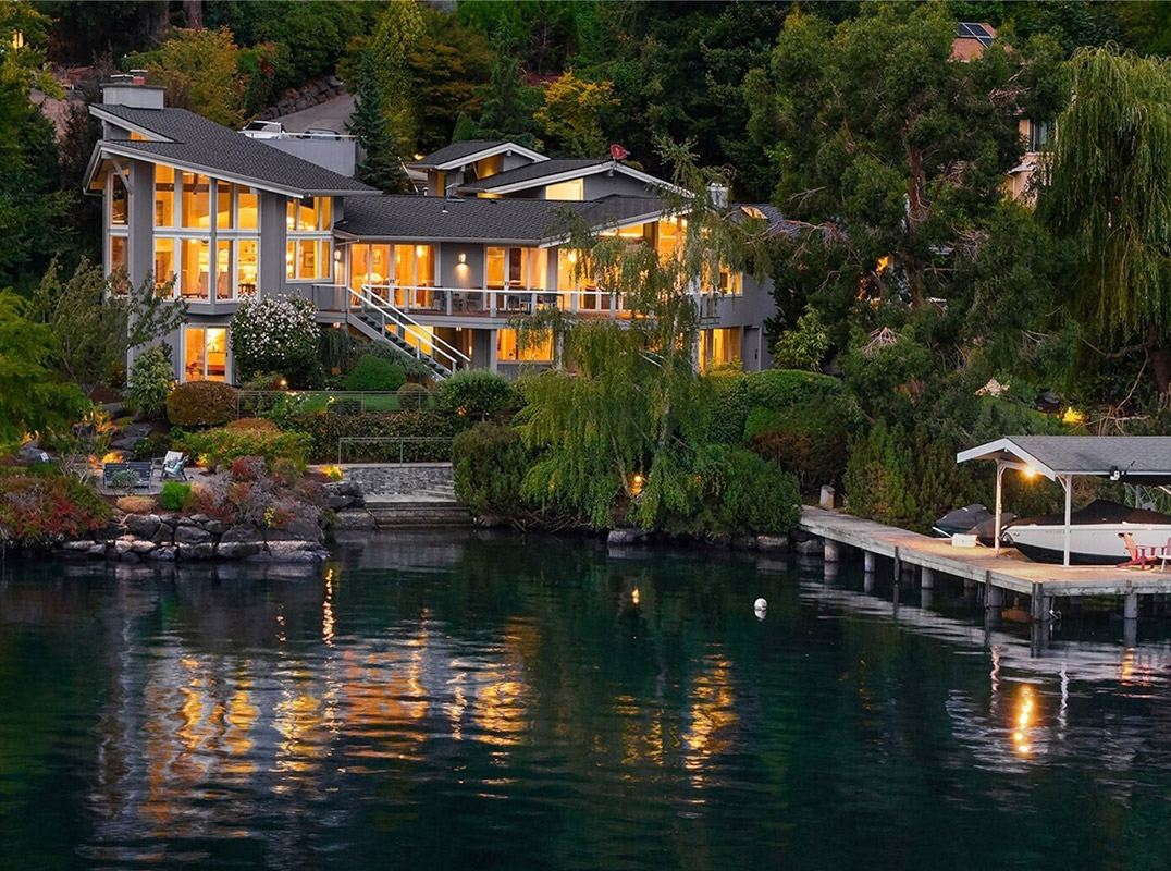 Extraordinary Southpoint Waterfront!