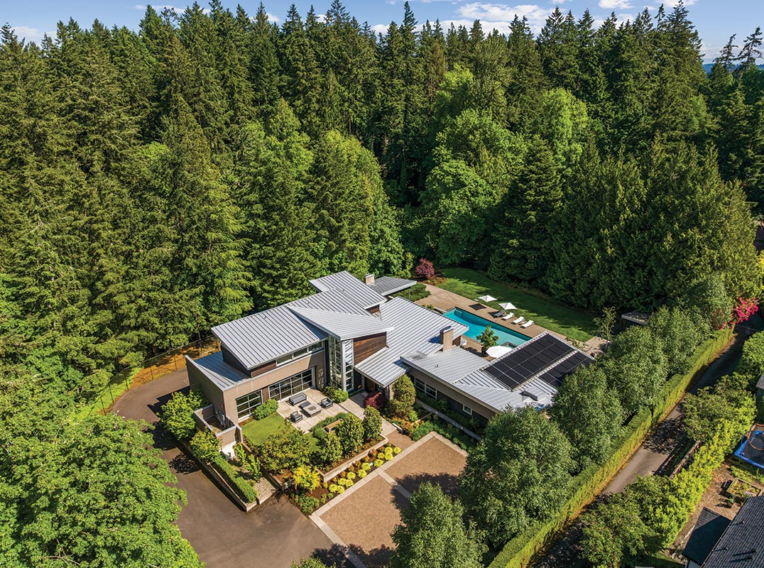 MODERN ARCHITECTURAL ESTATE ON 1 ACRE