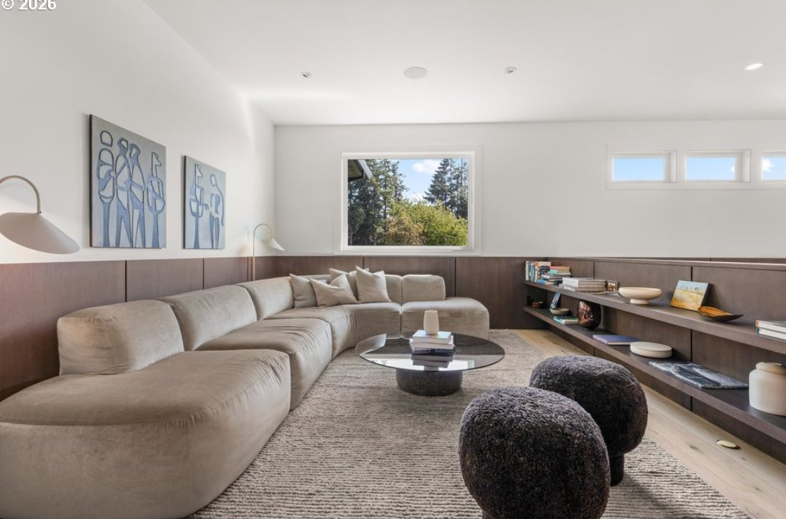 Contemporary Living in Ridgefield at its Finest.