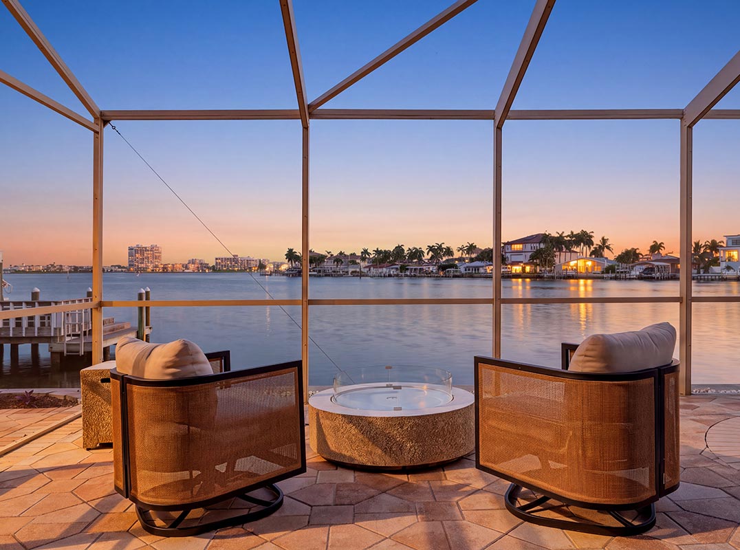 Extraordinary Waterfront Retreat in St Petersburg