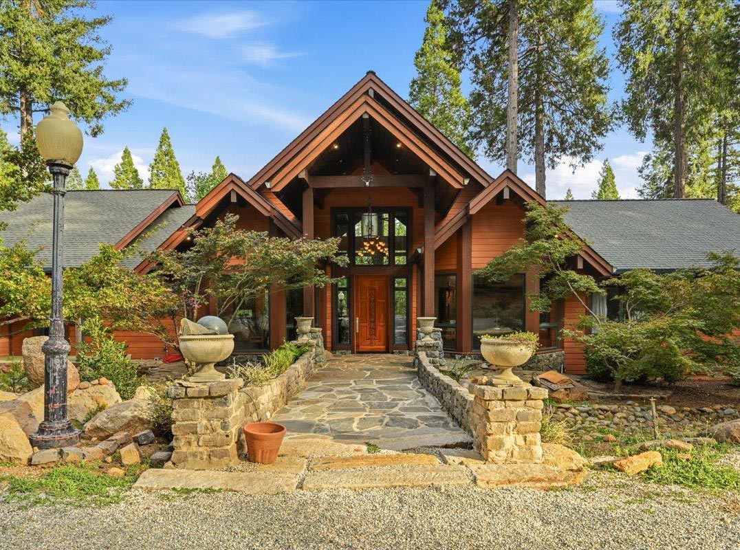 Lodge-Inspired Luxury on 10 Private Acres