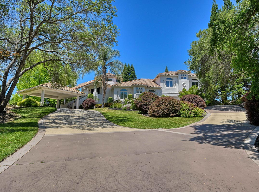 A Rare Los Lagos Palm Beach Estate