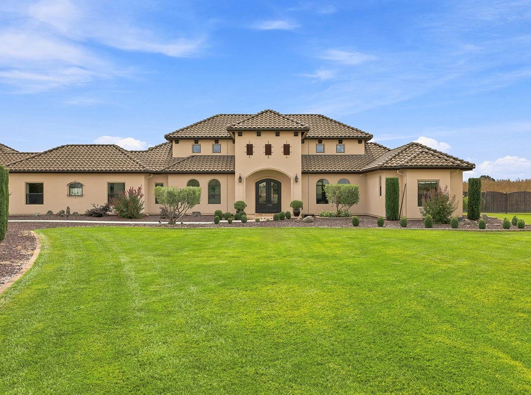Craftsmanship, Privacy & Timeless Country Luxury