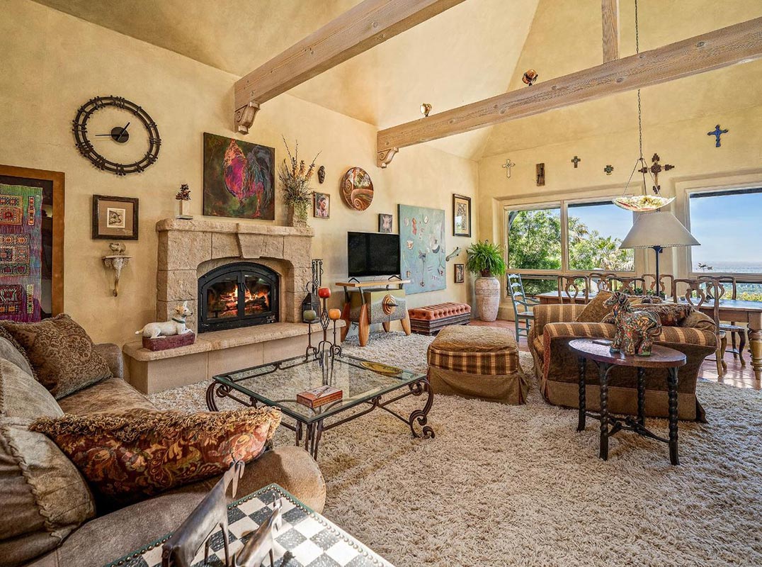 Timeless Home With Majestic Views In Ridgeview
