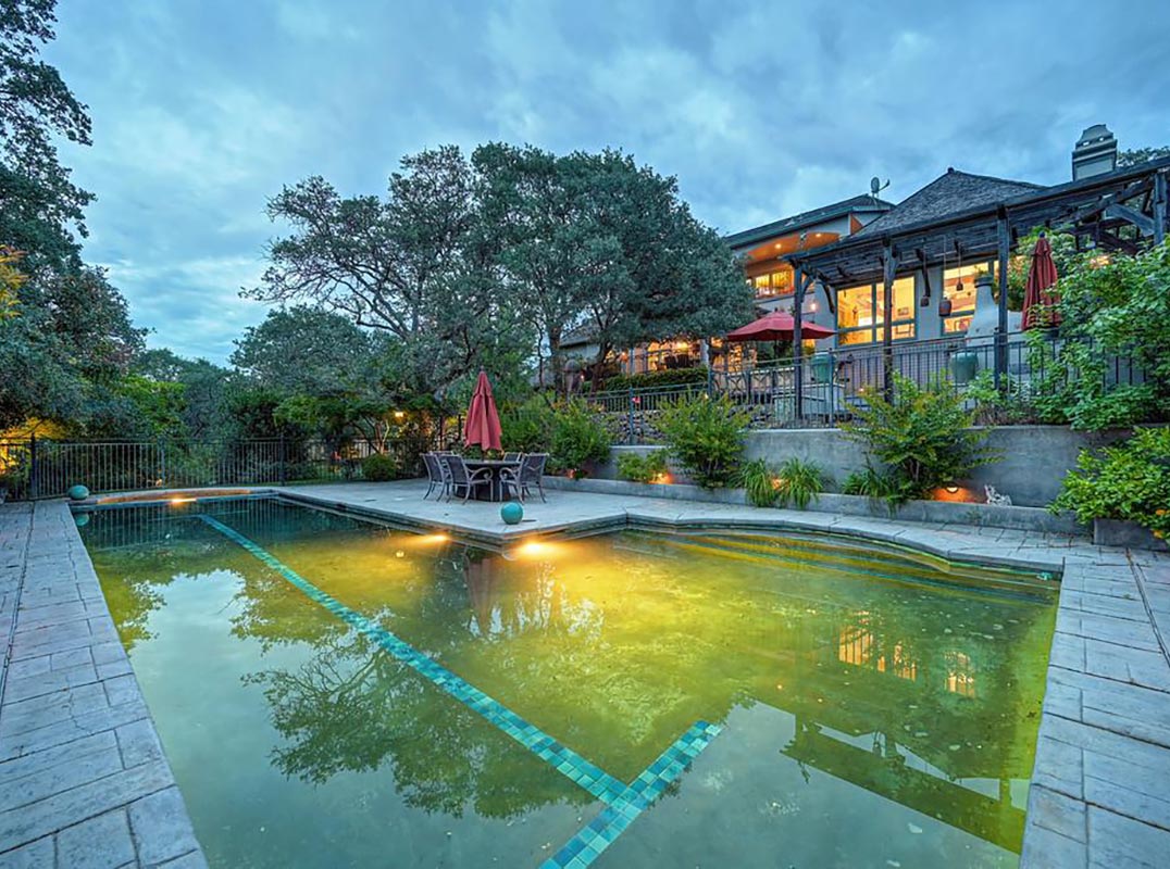 Timeless Home With Majestic Views In Ridgeview