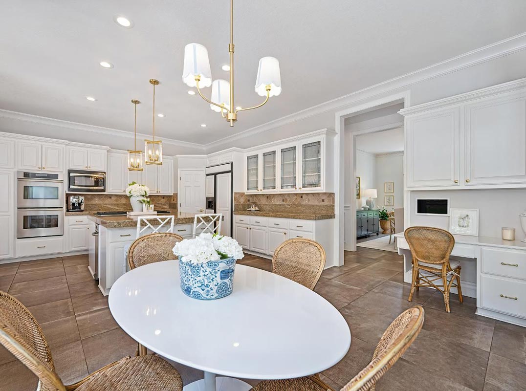 A Private Retreat Among the Oaks