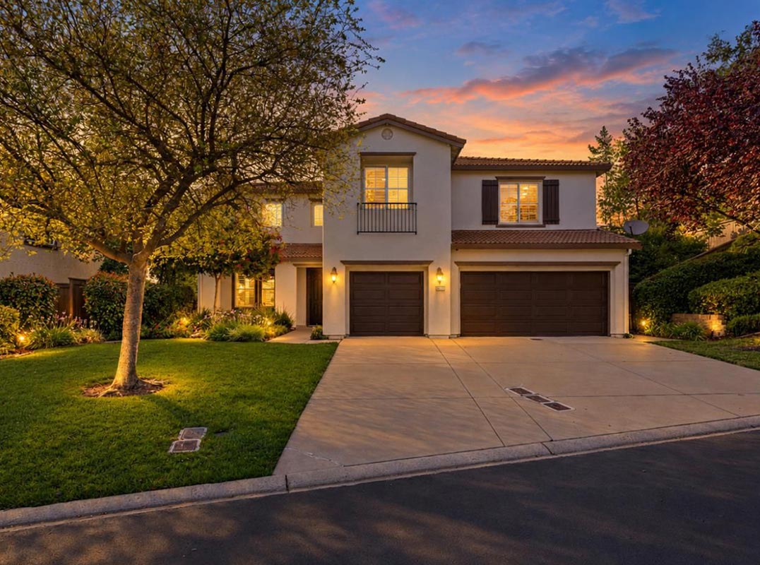 Private Serrano Living with Sunset Views