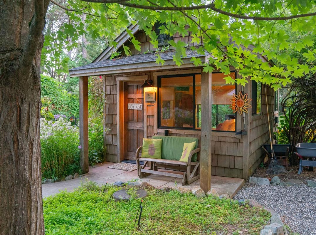 Rare Downtown Sanctuary