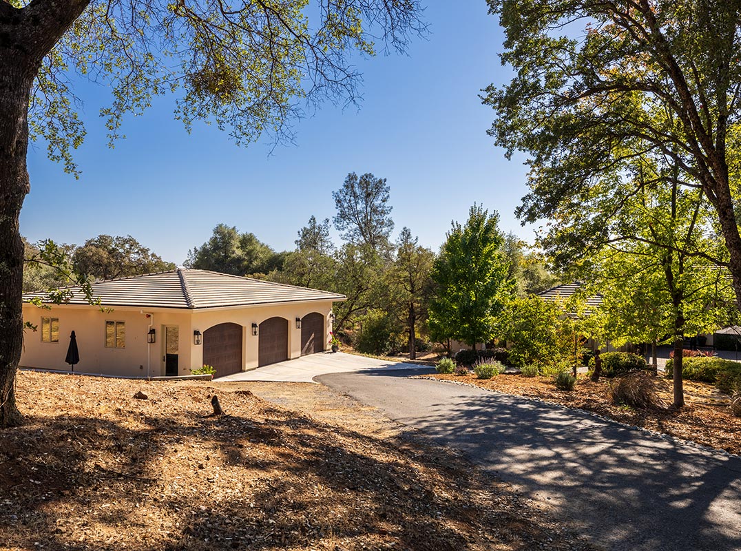 Elegant Single-Story Vineyard Retreat