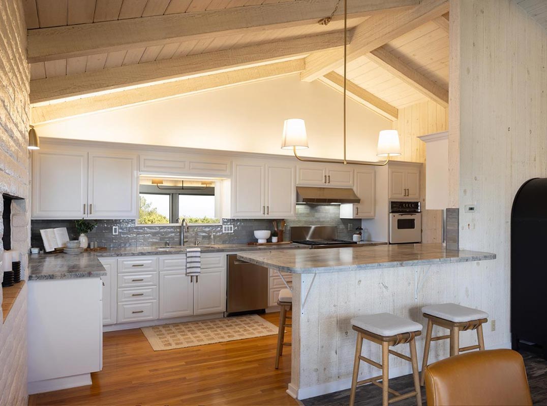 Spectacular Views on 2.5 Usable Acres