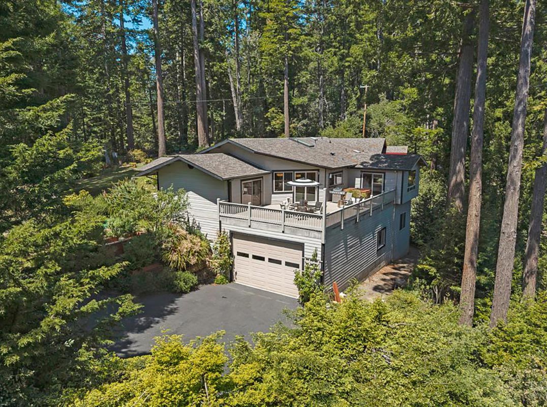 Coastal Living with Two Homes and Scenic Meadow Views