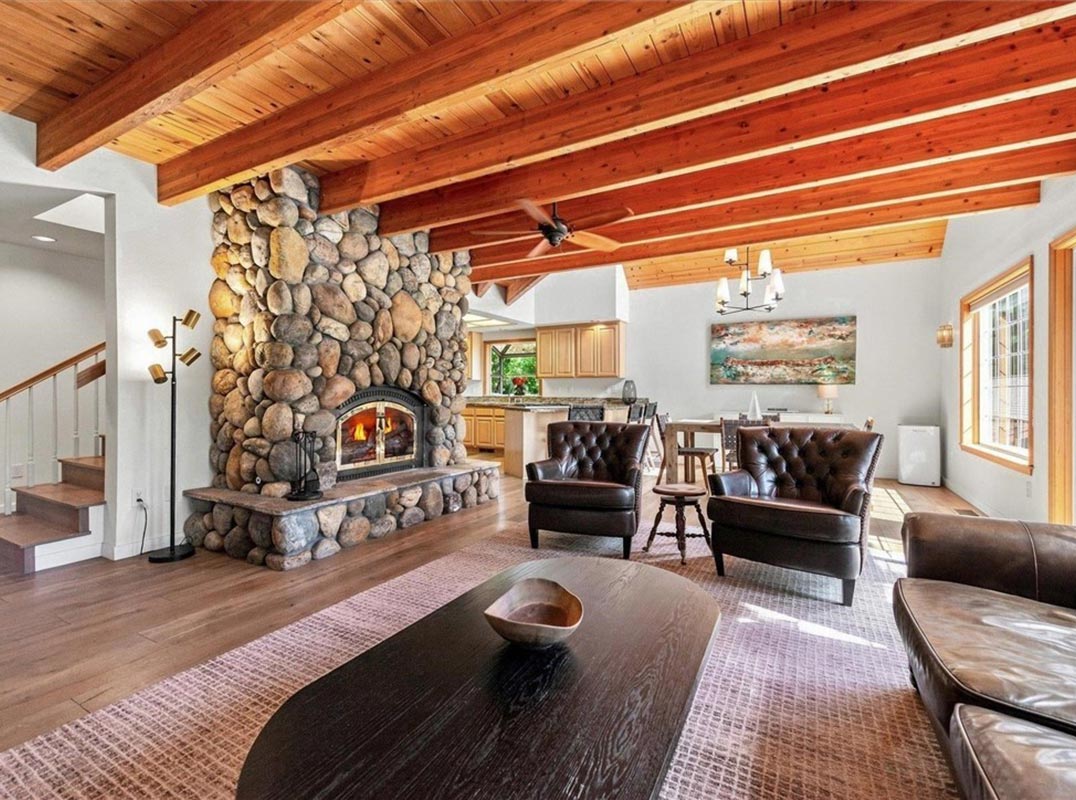Ideal Tahoe City Location with Private Beach, Lake & Buoy Access