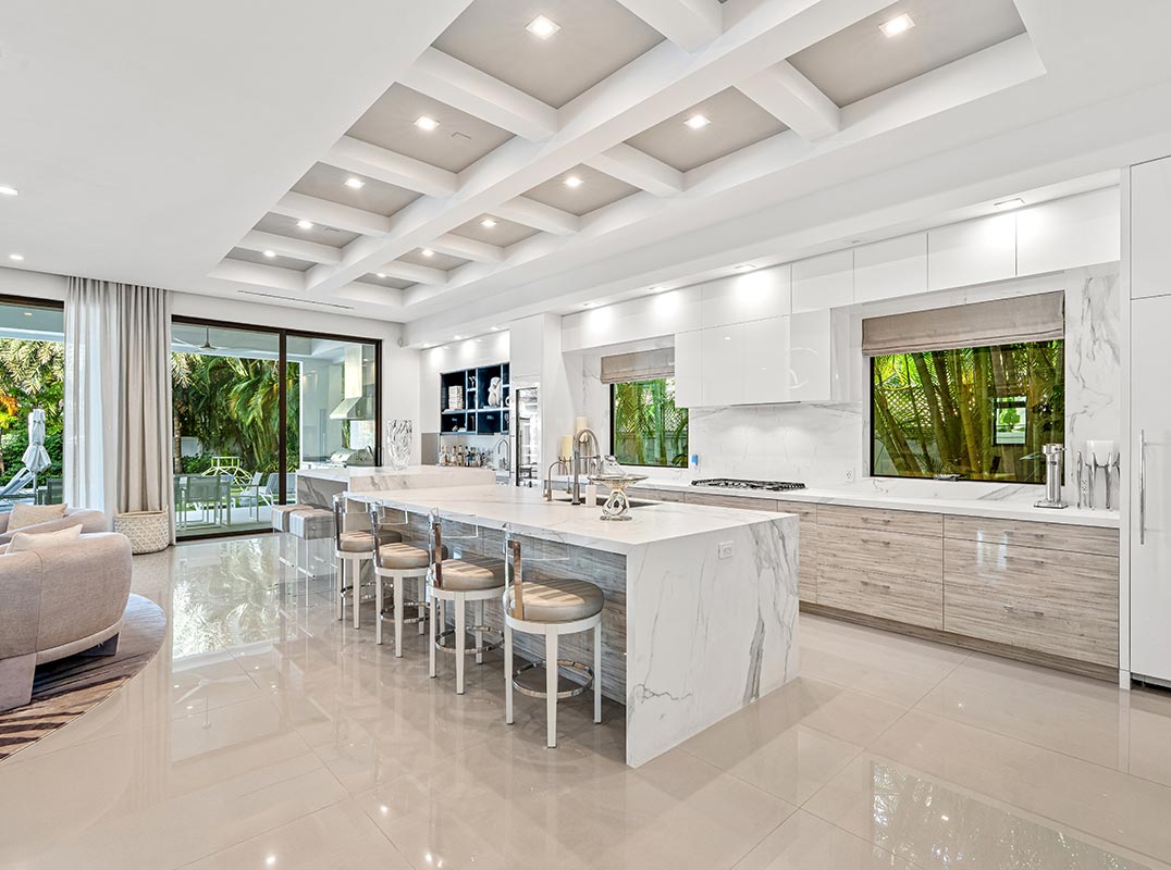 An Artful Modern Showplace for Indoor/outdoor Entertaining