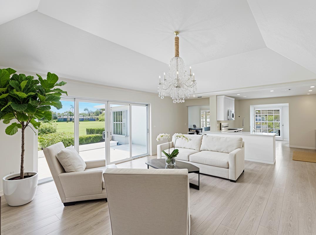 Charming Golf Course Residence in Village Of Golf