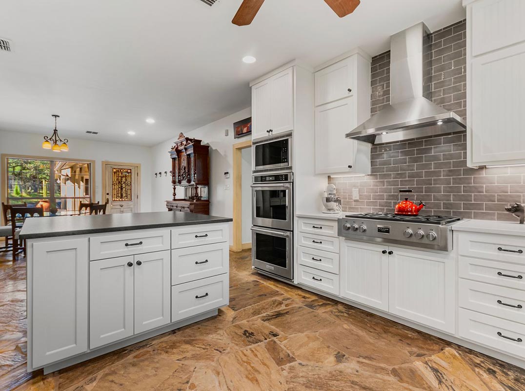 A Custom Hill Country Estate on 20 Acres