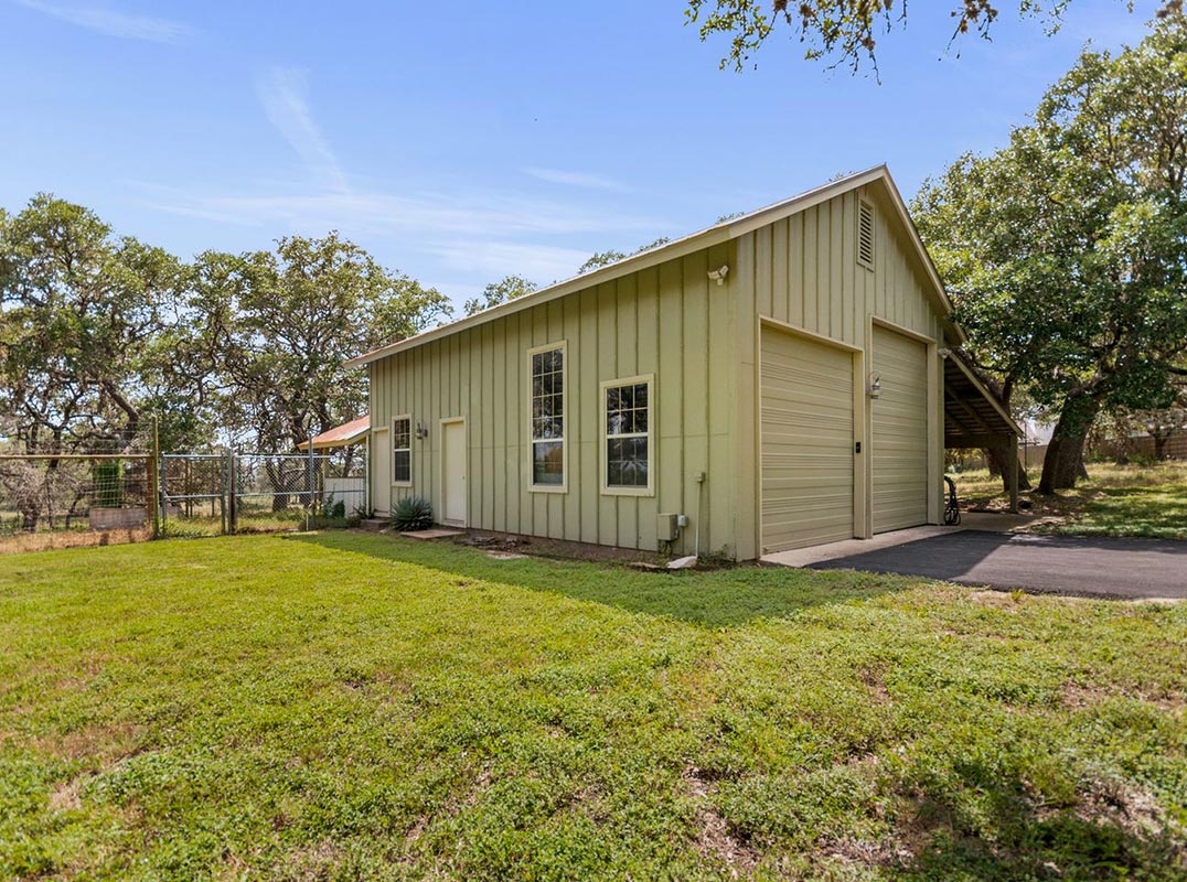 A Custom Hill Country Estate on 20 Acres
