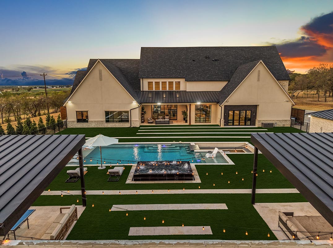 5 Acres of Modern Retreat with Luxury Resort-Style Living