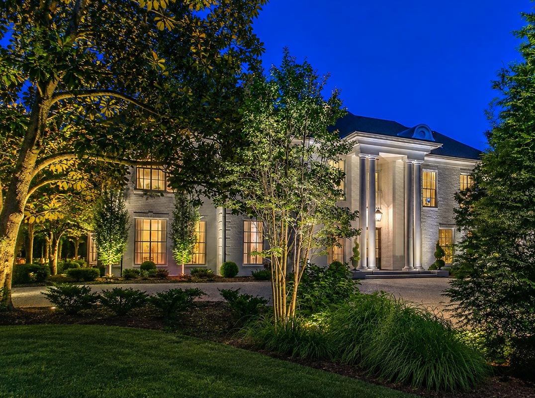 Prestigious Oak Hill