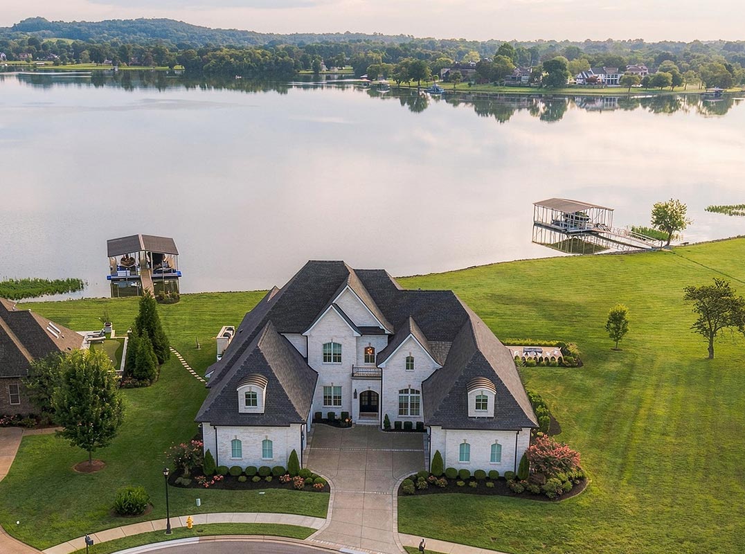 Luxury Lake Home in Hendersonville