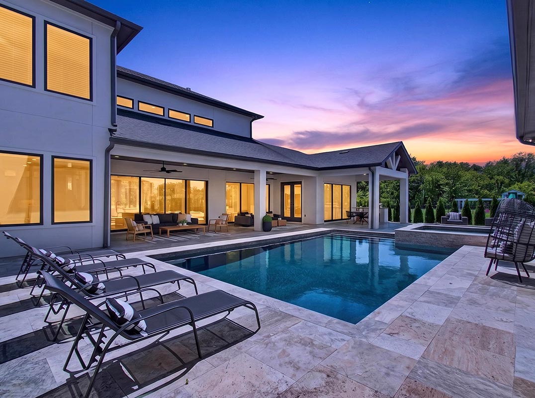 A Private Brentwood Retreat Designed for Living Beautifully.