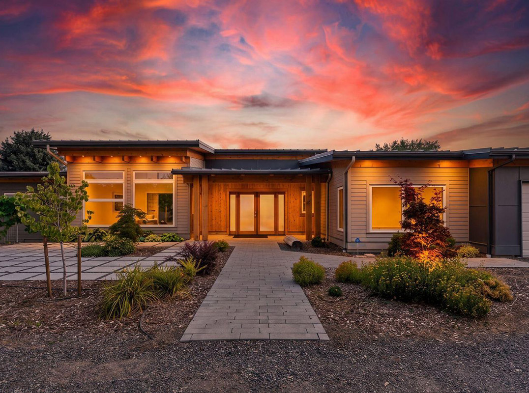 Exceptional West Yakima Residence