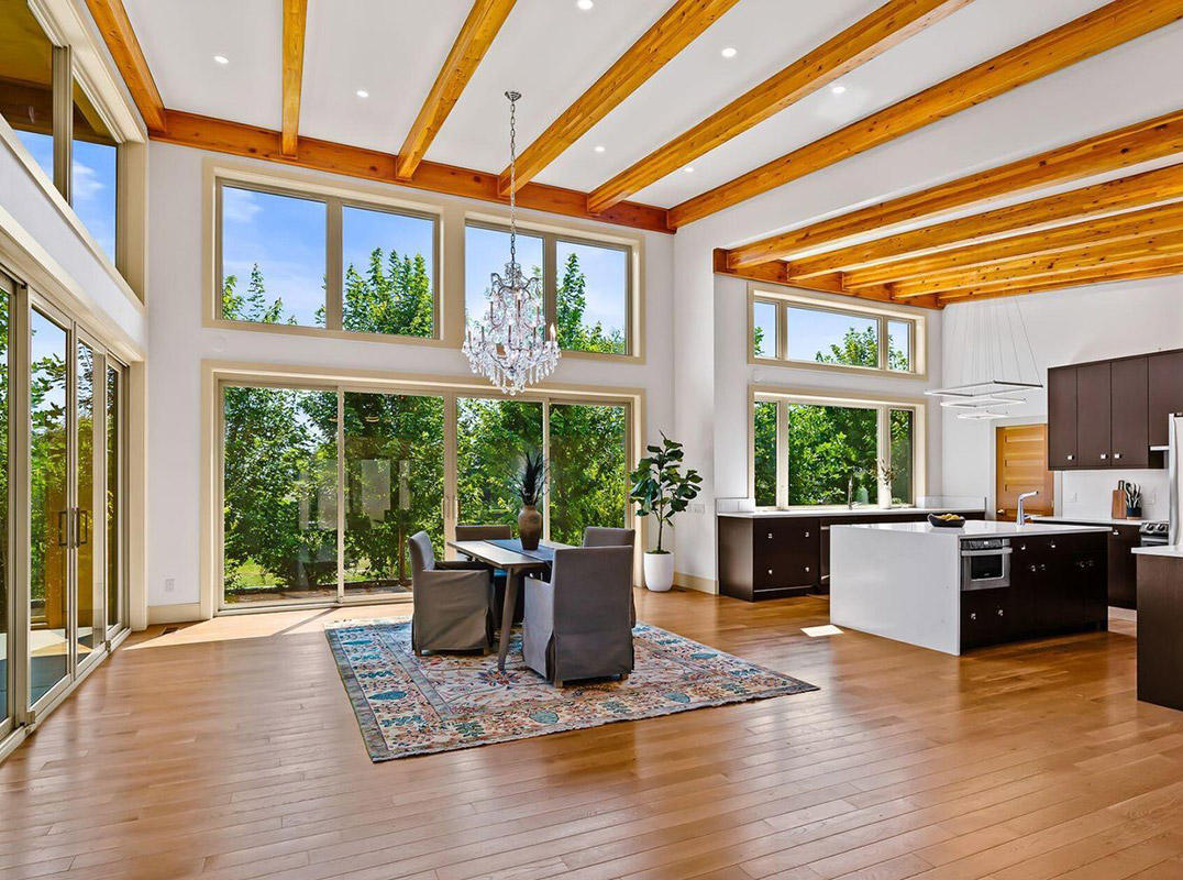 Exceptional West Yakima Residence