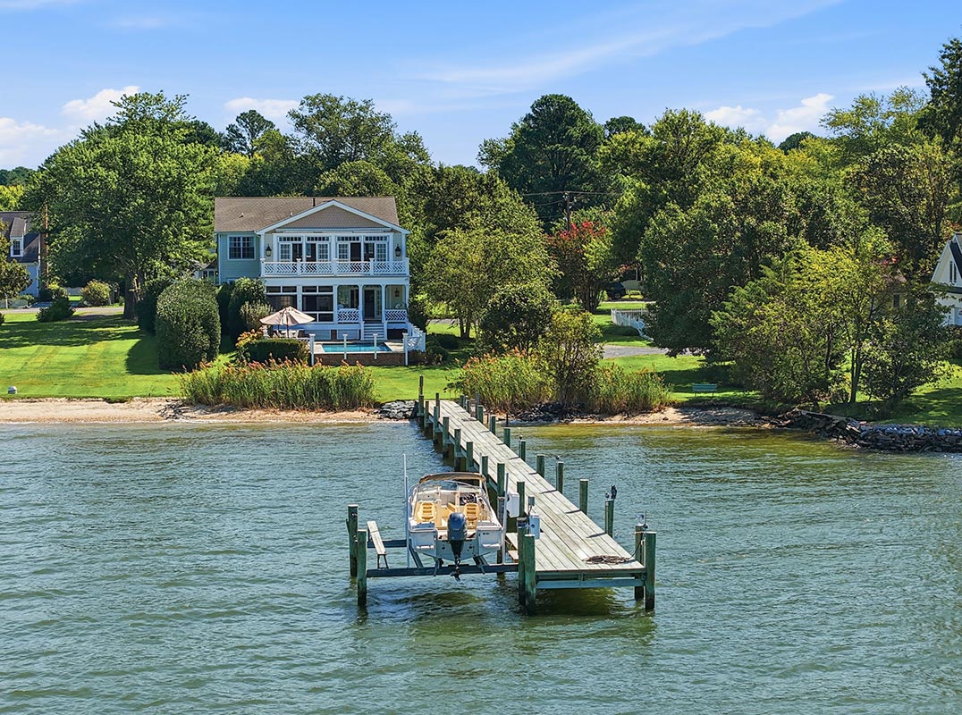 Expansive Views of the Tred Avon and Choptank Rivers