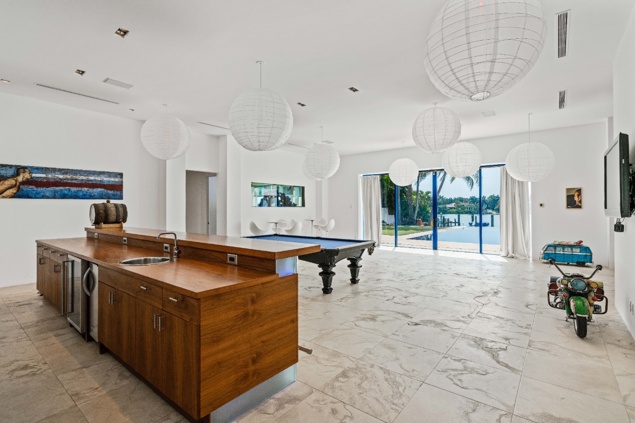 Luxury Palm Beach Home and Places