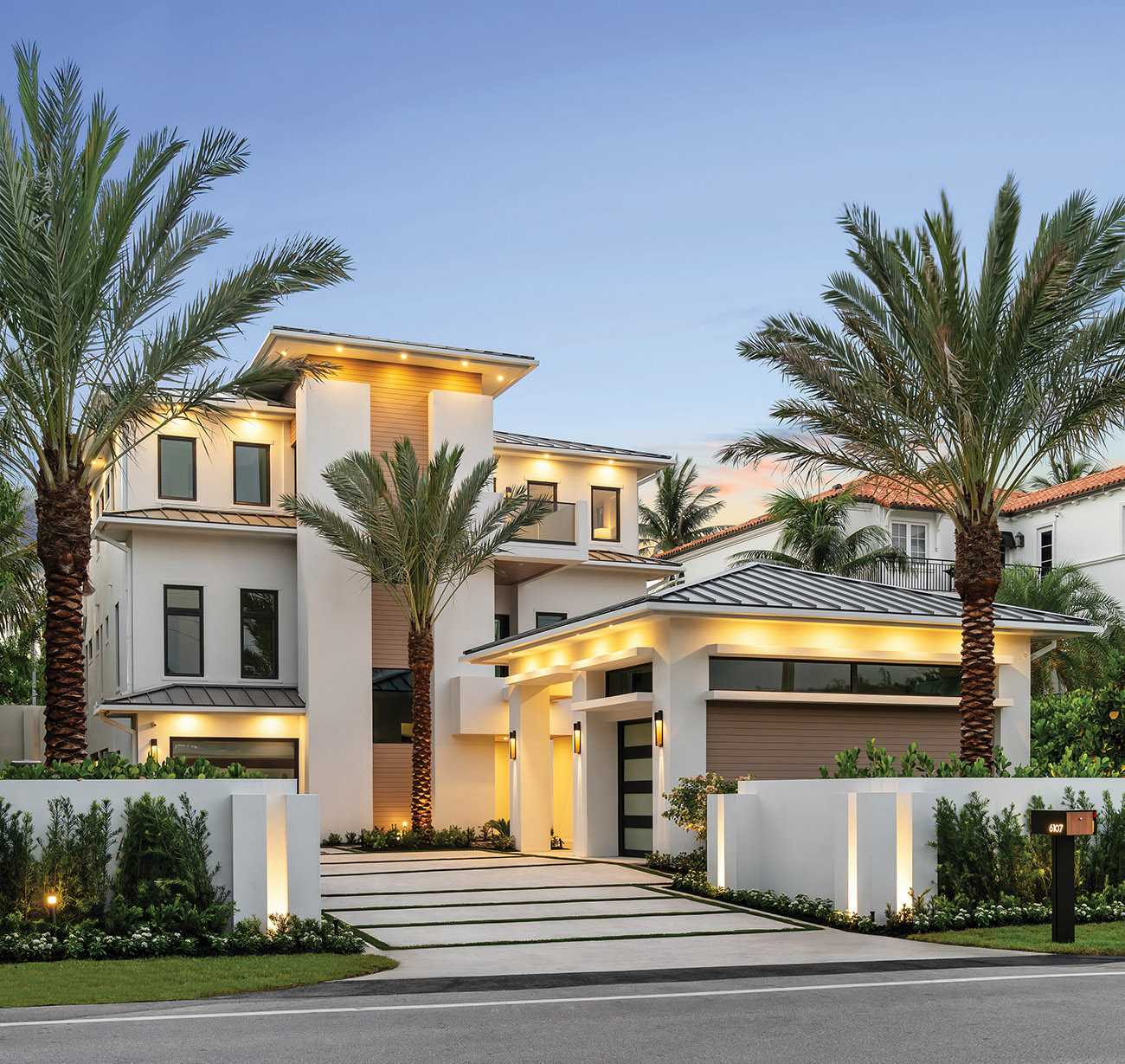 Modern Oceanfront Oasis Meets Eco-Conscious Design